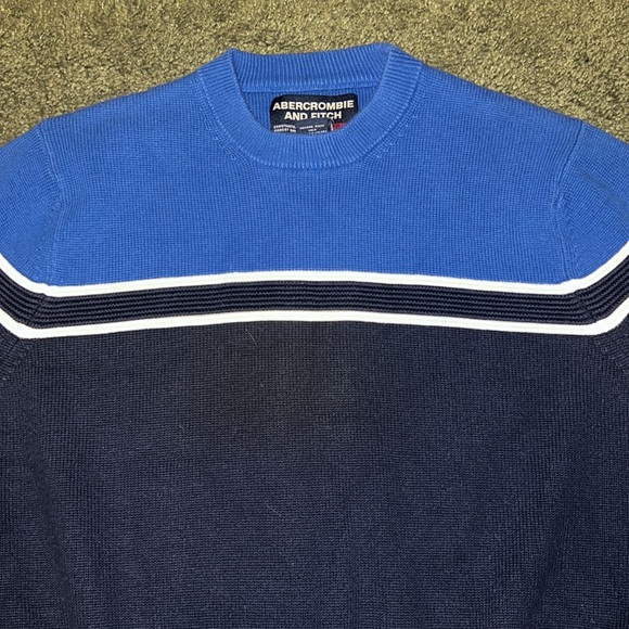 Vintage Abercrombie and fitch sweater size medium - Picture 2 of 4